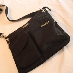 Baggallini "On Track" Crossbody-Black